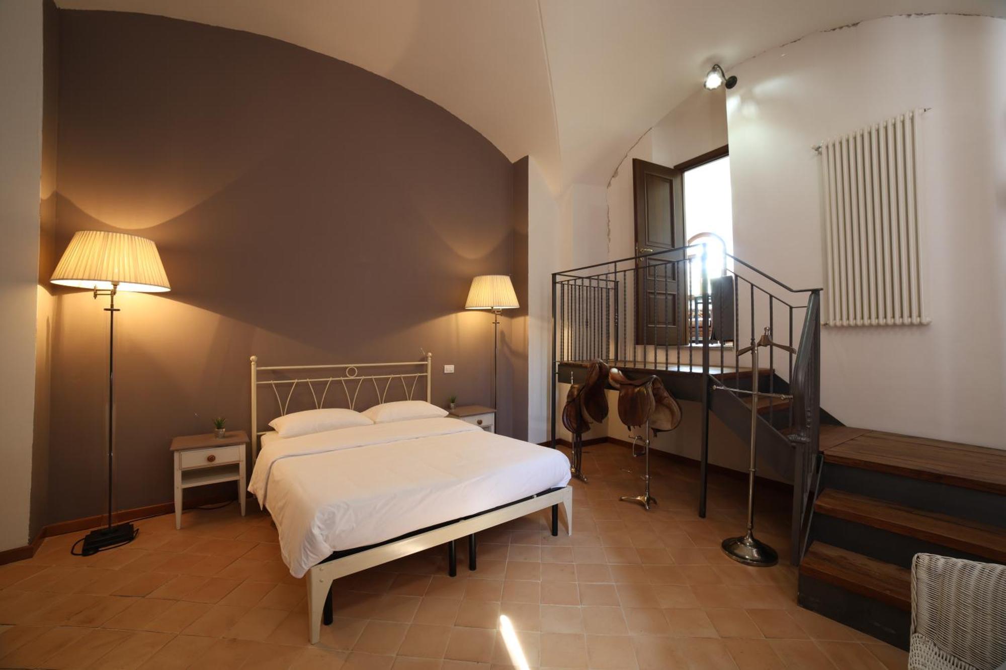 Ht Castello Di Campolongo Aparthotel Valfabbrica Exterior foto