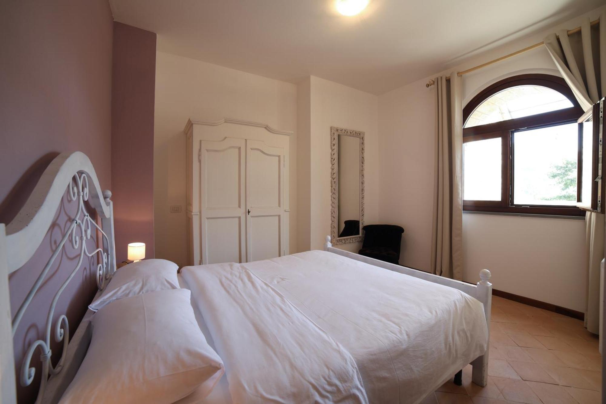 Ht Castello Di Campolongo Aparthotel Valfabbrica Exterior foto