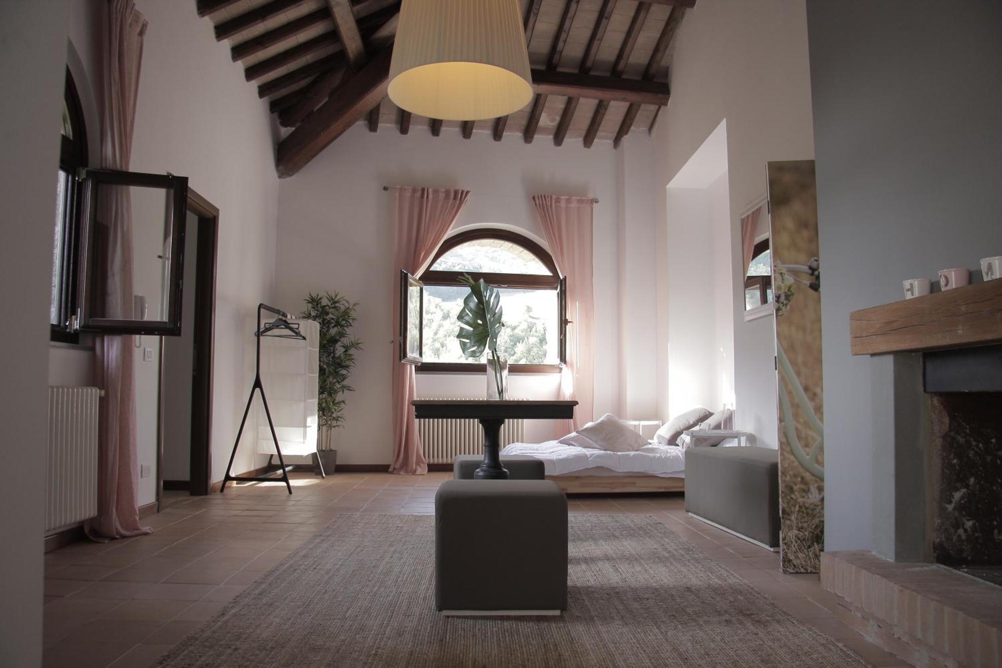 Ht Castello Di Campolongo Aparthotel Valfabbrica Exterior foto