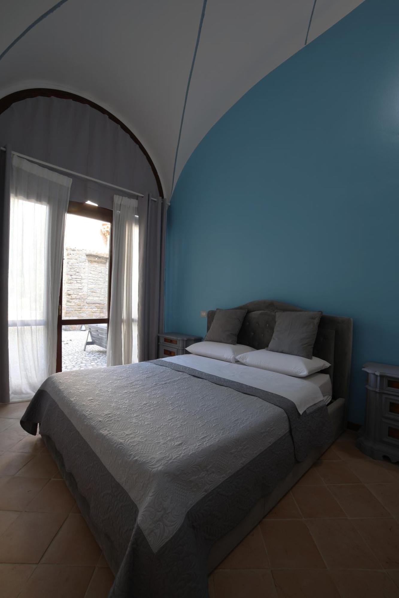 Ht Castello Di Campolongo Aparthotel Valfabbrica Exterior foto